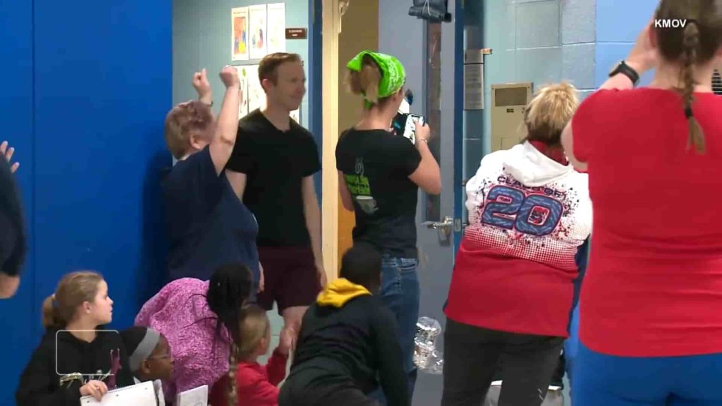 Teacher Gets Warm Welcome From Students After He Returns Back From Navy ...