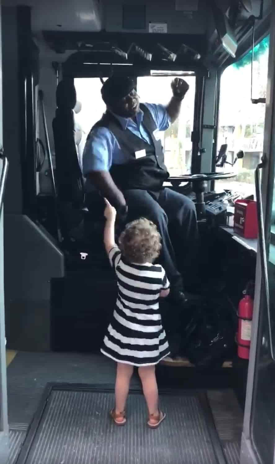 bus-driver-dance-with-little-girl-2