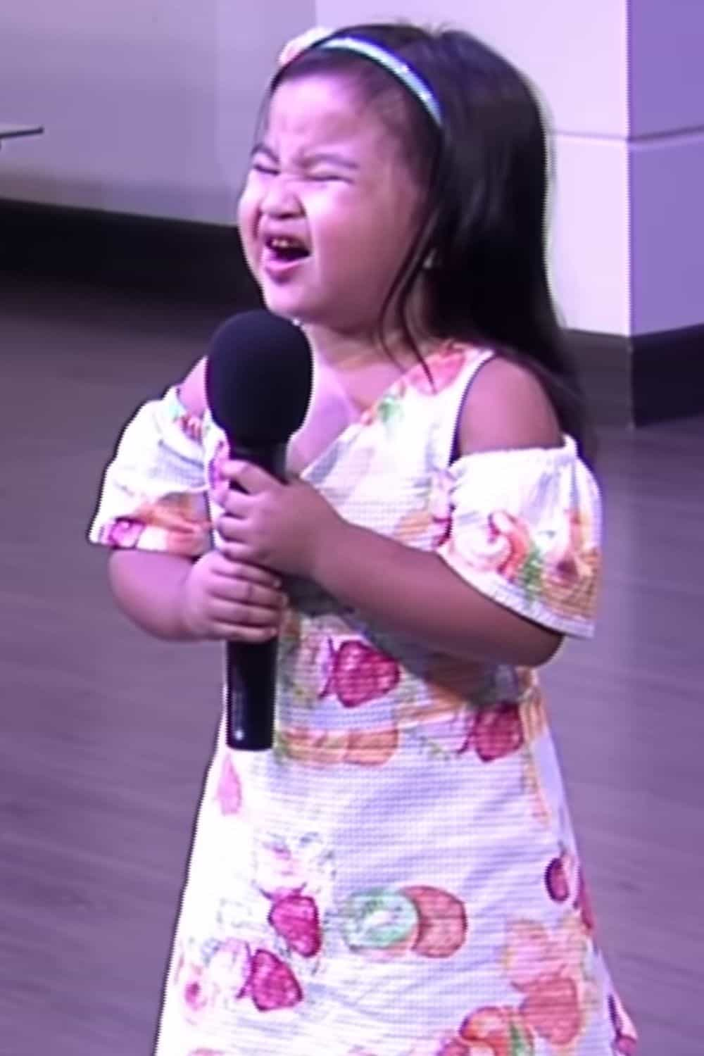 2-year-old-sings-10000-reasons