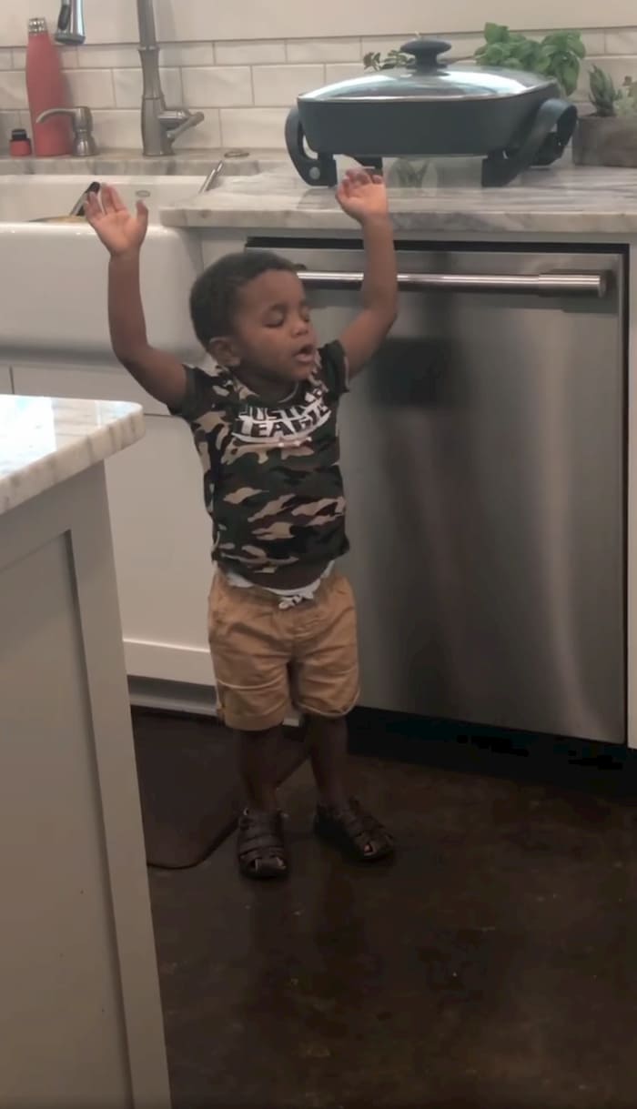 little-boy-worshiping-to-the-blessing-ezekiel-3