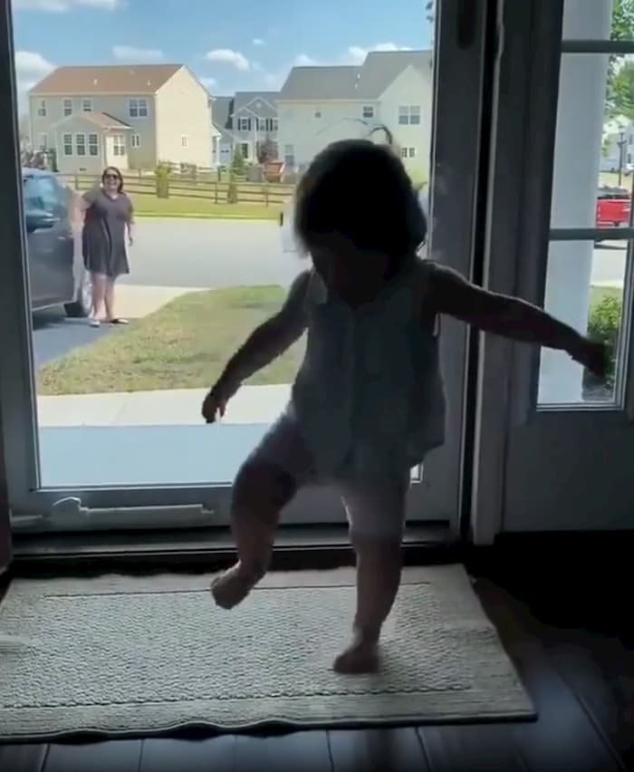 baby-happy-dance-2