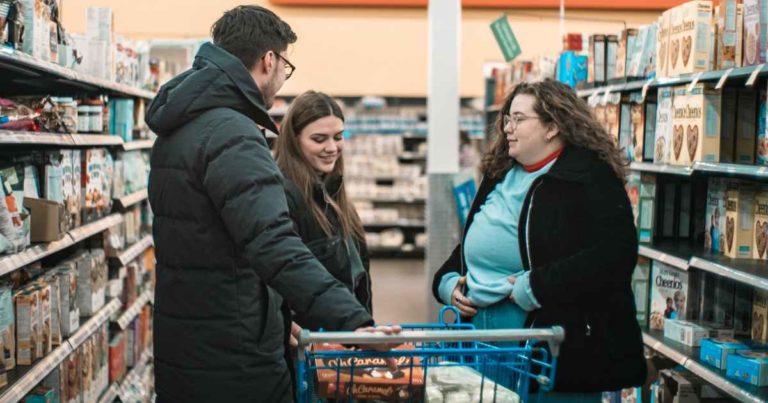 woman-pays-for-strangers'-groceries-brandy-bisson