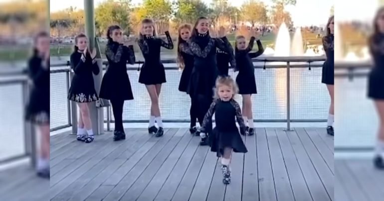 irish-step-dancing-little-girl
