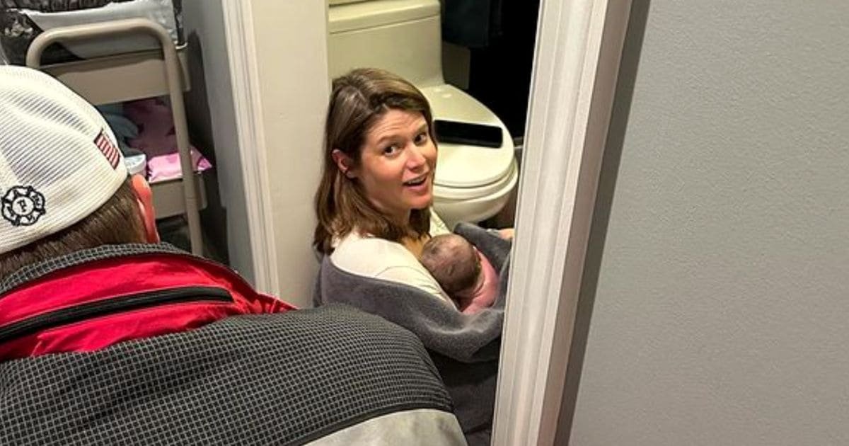 reporter-delivering-baby-in-bathroom-kasie-hunt