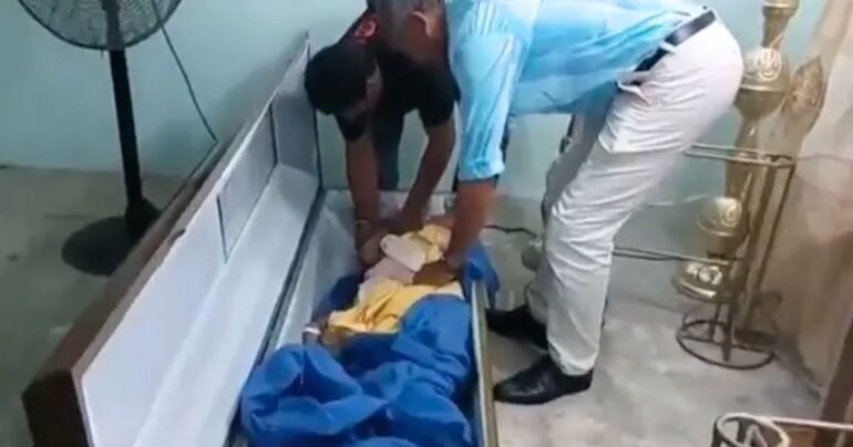 dead woman knocks on coffin ecuador