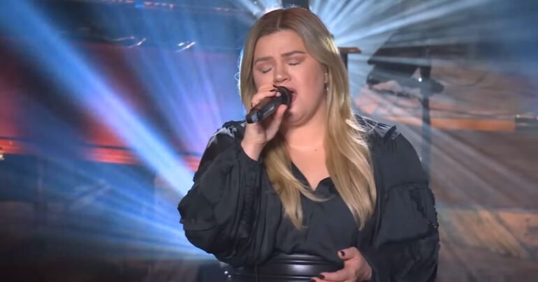 kelly clarkson bridge over troubled water