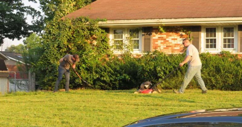 police officers act of kindness