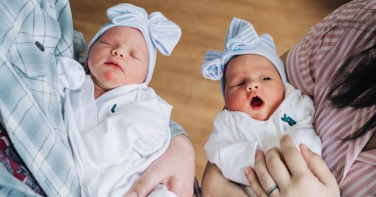 twins born from two uteruses