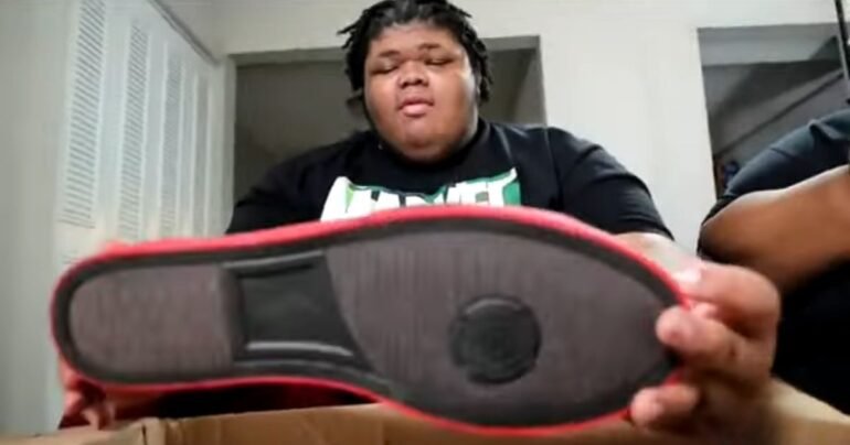 teen with size 23 shoe