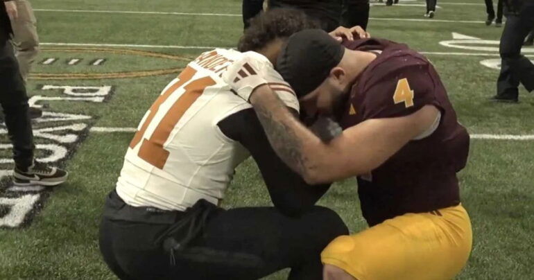 college football players praying