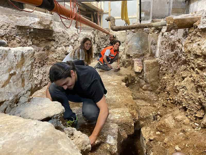 garden found under jesus tomb 1